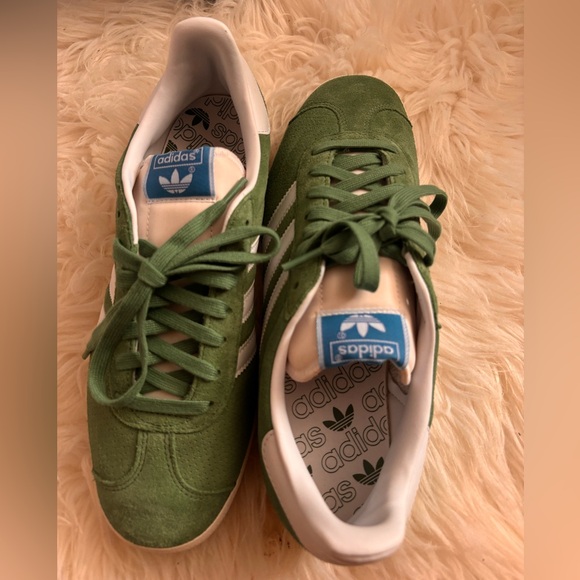 **Brand New!!** Men’s Adidas Gazelle Sneaker - Picture 3 of 5